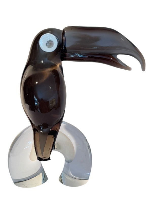 lot 19 image: Mid-Century Modern Murano Glass Art Tucan Sculpture by Licio Zanetti