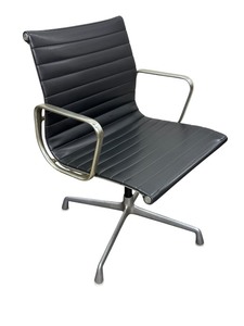 Herman Miller Eames Aluminum Group Management Desk Chair
