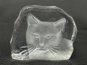 lot 55 image: Vintage Cristal dArques Lead Crystal Cat Paperweight