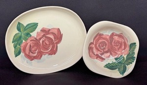 lot 56 image: Vintage Red Wing Platter and Bowl