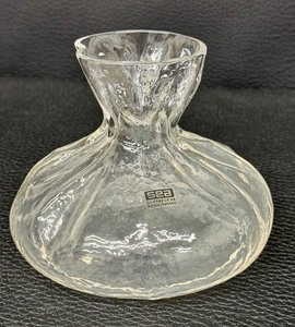 lot 49 image: Vintage Sea Glasbruk Bag Vase  Vintage Sea Glasbruk Sack Vase