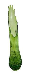 26" Vintage Swung Vase - LE Smith - Diamond Butt - Avocado
