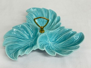 lot 47 image: USA Pottery Mid-Century Turquoise Aqua Vintage Divided Condiment Leaf Dish Bowl
