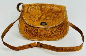 lot 72 image: Vintage Hand Tooled Floral Brown Leather Clutch Handbag