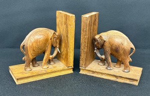 lot 28 image: Vintage Wooden Elephant Figurine Bookends