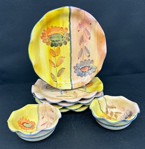 lot 45 image: Beautiful Hand Painted Italian Plates and Bowls