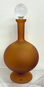 lot 80 image: Satin Art Glass Genie Bottle Decanter by Zodax