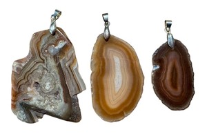 lot 22JJ image: Polished Agate Pendants including a Beautiful Polished Lace Agate Pendant