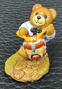 lot 52A image: Wee Forest Folk - Dummer Bear  T-04 - 1984