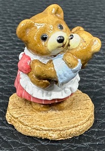 lot 96 image: Wee Forest Folk Bears - Mama Bear & Baby  T-12 - 1989