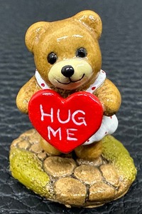 lot 108 image: Wee Forest Folk Bears - Huggy Bear  T-08 - 1985