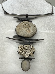 lot 59L image: Lovely Artisan Rock and Silver Necklace - Signed