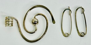 lot 58B image: Beautiful Pendant and Earrings