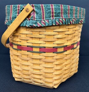 lot 30B image: Longaberger Large Christmas Basket with Plaid Liner and Plastic Insert - 1997
