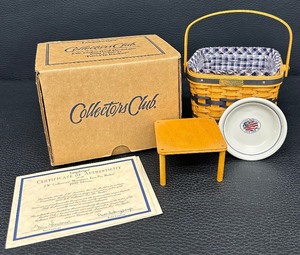 lot 20B image: Longaberger Collectors Club J.W. Collection Miniature Two Pie Basket - 1999