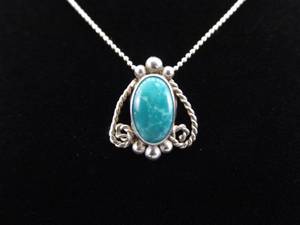 lot 2 image: .925 Sterling Silver Green Turquoise Pendant Necklace