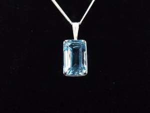 lot 4 image: .925 Sterling Silver Topaz Crystal Pendant Necklace