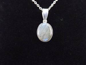 lot 6 image: .925 Sterling Silver Labradorite Cabochon Pendant Necklace