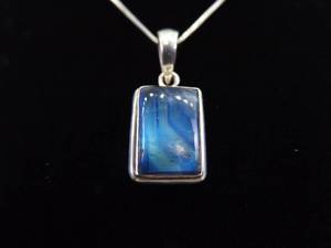 lot 7 image: .925 Sterling Silver Blue Dichroic Glass Labradorite Cabochon Pendant Necklace