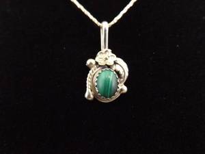 lot 12 image: .925 Sterling Silver Malachite Cabochon Pendant Necklace