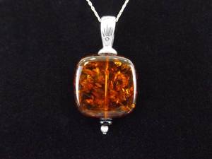 lot 25 image: .925 Sterling Silver Amber Cabochon Pendant Necklace