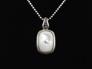 lot 34 image: .925 Sterling Silver Mother of Pearl and Onyx Cabochon Reversible Pendant Necklace