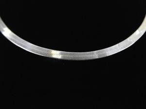 lot 44 image: .925 Sterling Silver Herring Bone Necklace