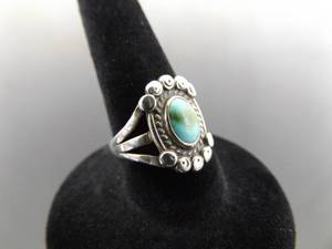 .925 Sterling Silver Green Turquoise Cabochon Ring Size 5.25