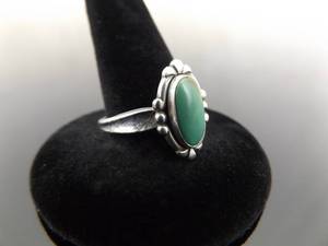 lot 58 image: .925 Sterling Silver Green Turquoise Cabochon Ring Size 8.5
