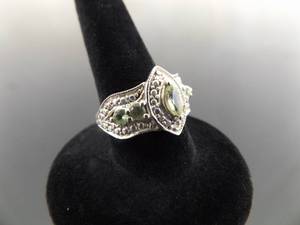 lot 61 image: .925 Sterling Silver Peridot Ring Size 5