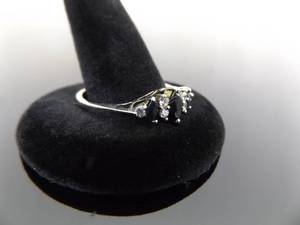 lot 73 image: .925 Sterling Silver Black Sapphire Crystal Ring Size 10.25