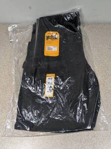 lot 67 image: BRAND NEW CARHARTT 3632 LOOSE FIT UTILITY PANTS