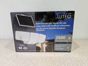 lot 27 image: LUTEC MOTION ACTIVATED SOLAR SECURITY LED LIGHT (2500 LUMENS)