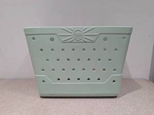 lot 32 image: NEW THIRTIETH SENSE BEACHCOMBER BAG