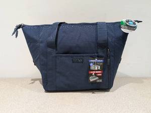 lot 34 image: NEW TITAN COOLERHEATER BAG