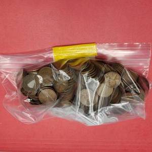 lot 334 image: 1 of 7 Bags of Unsearched Lincoln Wheat Cents