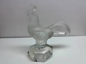 lot 6 image: Vintage GOEBEL Frosted Crystal Rooster