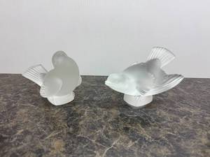 lot 8 image: LALIQUE Crystal Frosted Bird Figurines (Lot 2)
