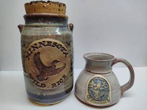 lot 19 image: Minnesota Themed Pottery