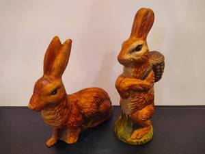 lot 46 image: VAILLANCOURT Folk Art Rabbits