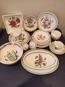 lot 58 image: PORTMEIRION Botanic Garden Dinnerware