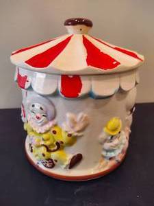 lot 78 image: Vintage Ceramic ClownBig Top Cookie Jar