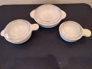lot 98 image: Six Piece Pyrex Microwave Dishes wLids