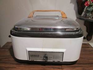lot 2 image: VINTAGE NESCO ELECTRIC ROASTER OVEN