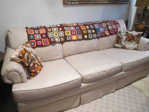lot 34 image: Cabana Furniture Living Room Couch