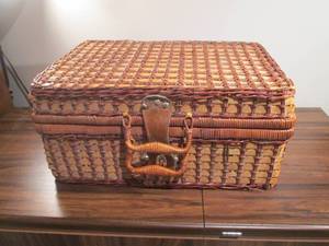 lot 40 image: Picnic Basket