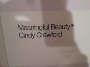 lot 135 image: NIB MEANINGFULL BEAUTY BY CINDY CRAWFORD