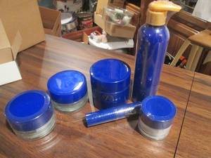 lot 144 image: NIB SIGNATURE A BEAUTY SET