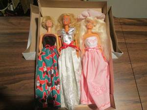 lot 145 image: VINTAGE BARBIES