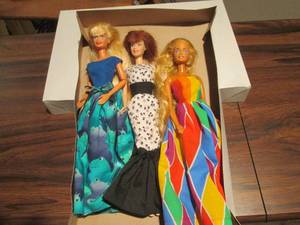 lot 147 image: VINTAGE BARBIES